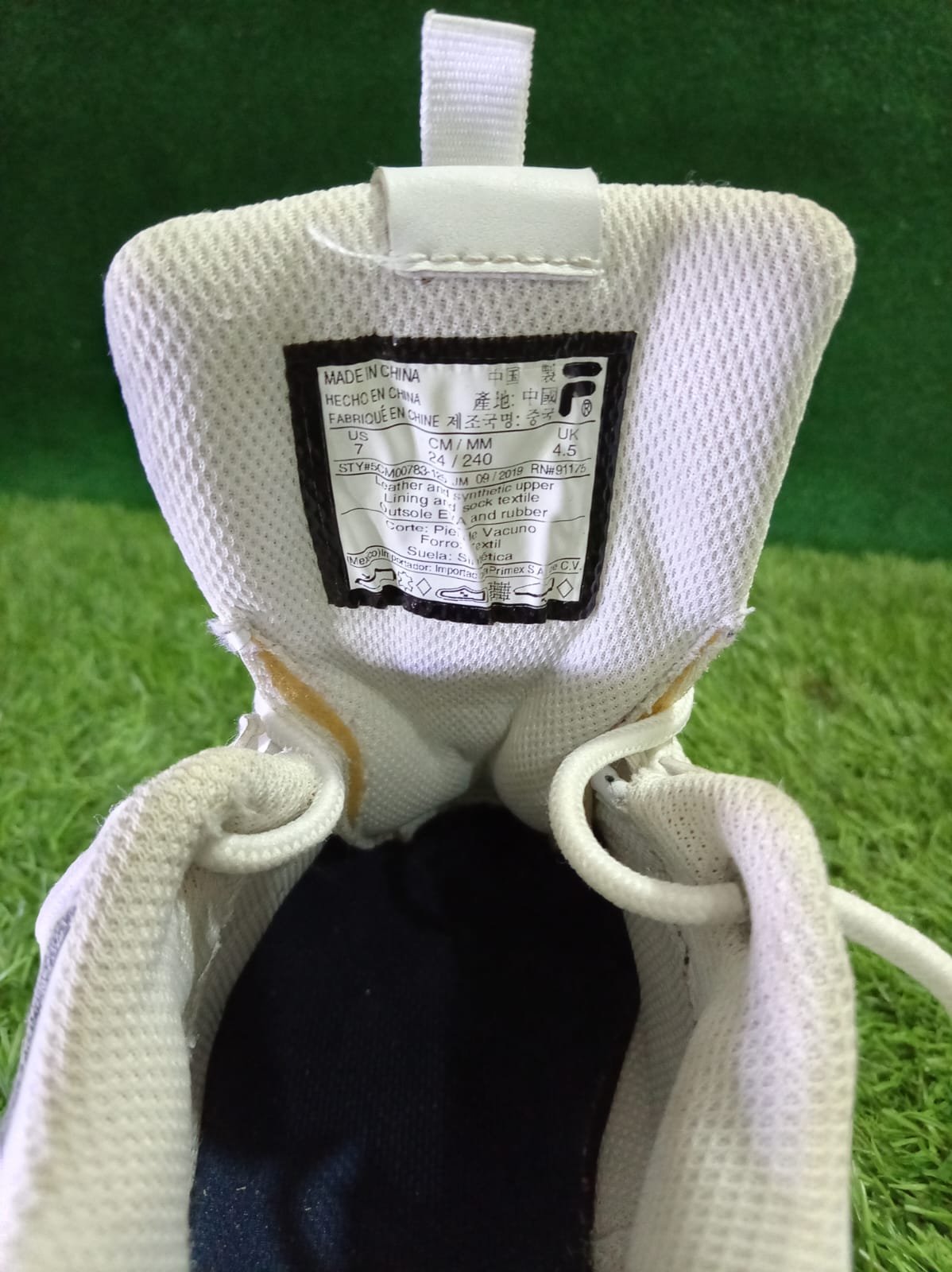 Fila White Chunky Heritage Sneaker - Image 2