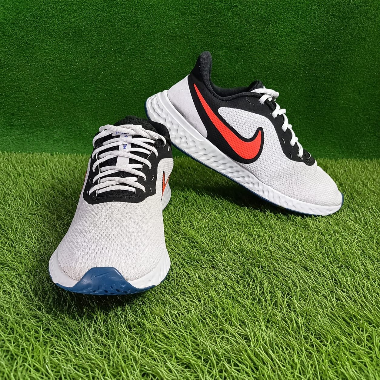 Nike Revolution 5 (or similar) Running Shoes - White/Black/Bright Crimson (Men's US 10.5) - Image 4