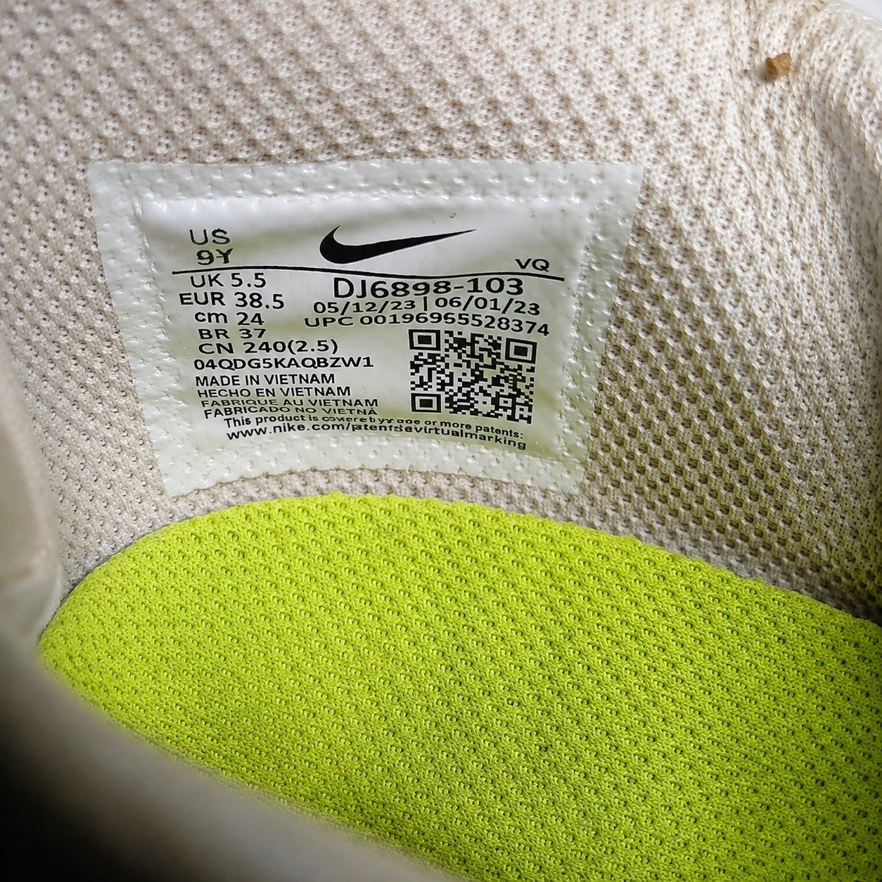 Nike Crater Remixa / Transit-style Sneaker - White/Black (Youth US 6Y / Women's US 7.5 Equivalent) - Image 2